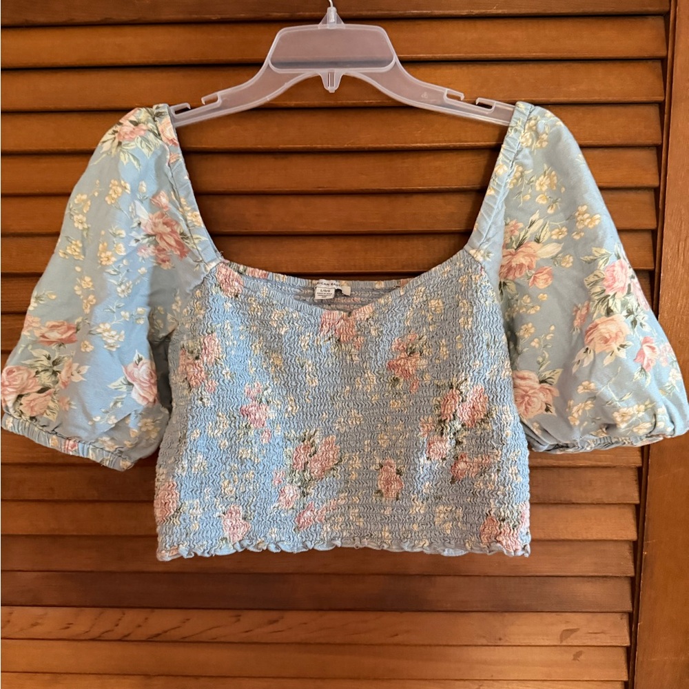 American Eagle Blue Floral Crop Top